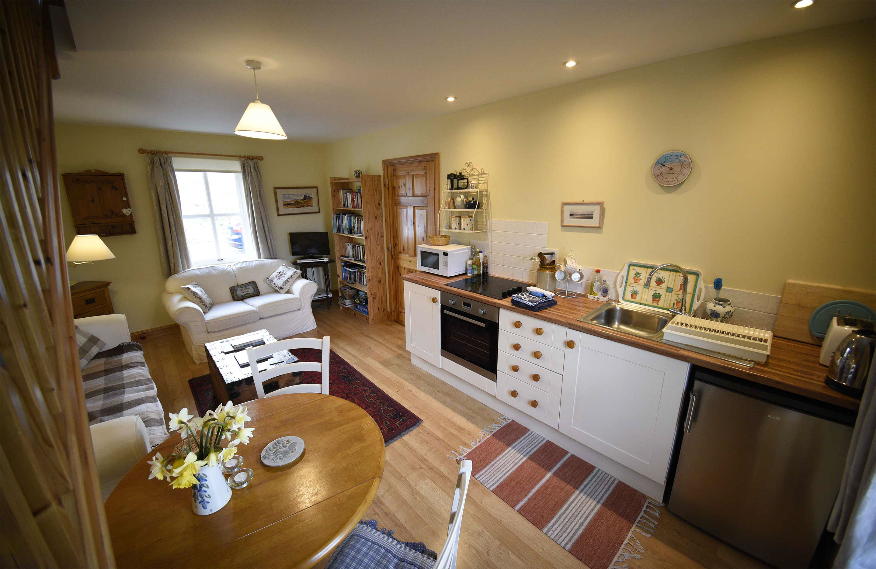 Taransay House Luxury Bed and Breakfast Accommodation in Portree with Sea views and Super King Size Double Beds