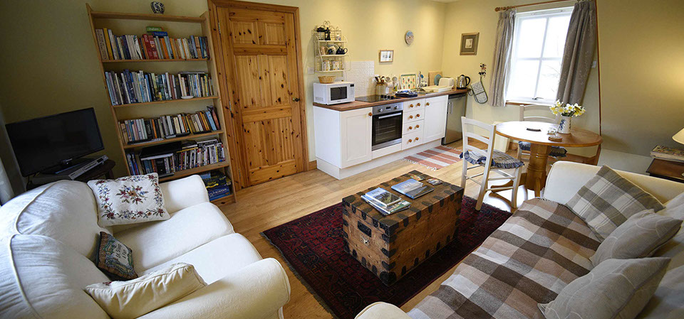 Self catering accommodation on the Isle of Skye with comfortable living room WIFI and modern kitchen