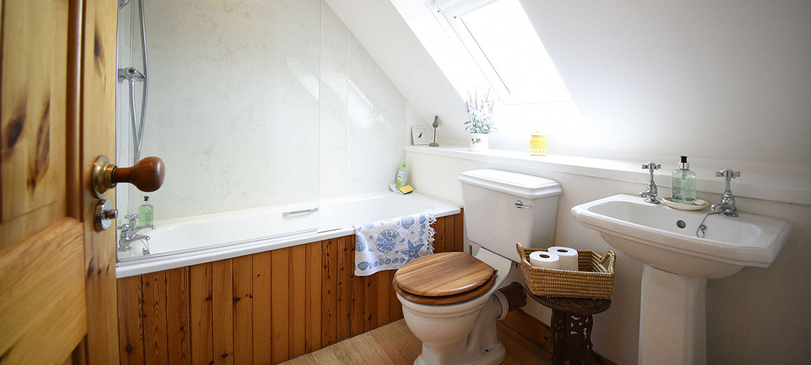 Half of Three self catering accommodation in Glenhinnisdal has an en suite bathroom with shower