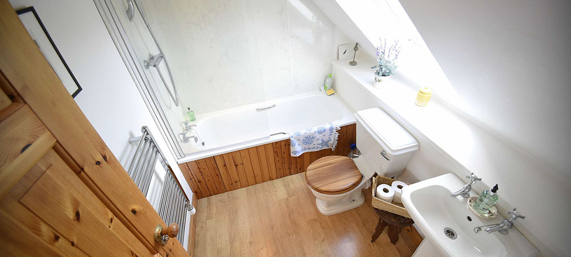 Half of Three is an modern self catering accommodation with en suite bathroom with powerful shower in Glenhinnisdal